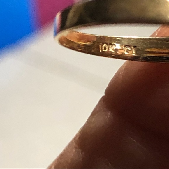 10kt Gold Peridot Ring - Picture 3 of 8